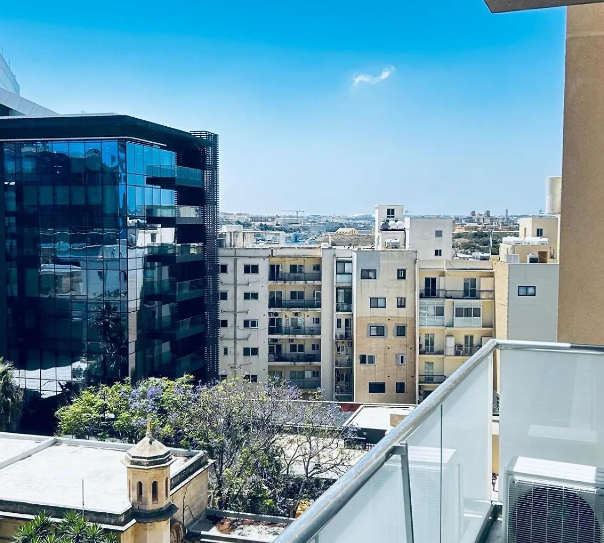 Bright And Spacious 3-Bedroom Apartment Sliema - Tigne Point